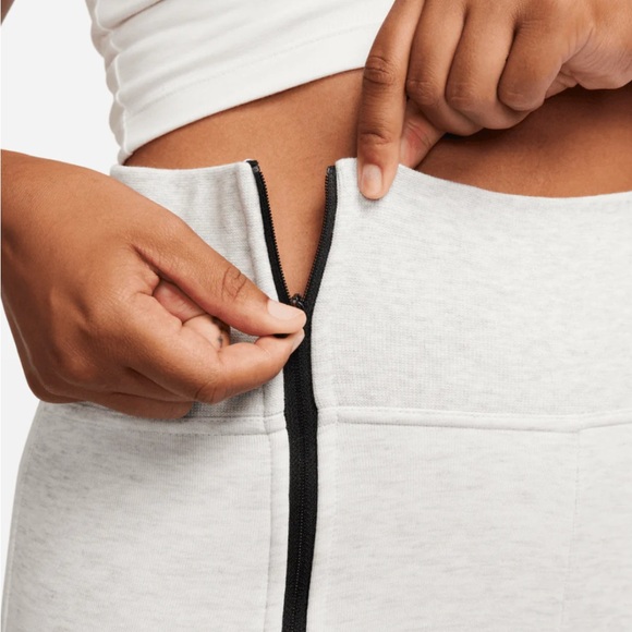 Slim Fit High Rise Nike Zipper Sweats NWT - Picture 2 of 5